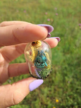 Load image into Gallery viewer, Real blue weevil terrarium statement necklace
