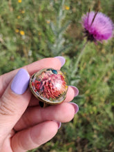 Cargar imagen en el visor de la galería, Real dogbane beetle terrarium statement ring
