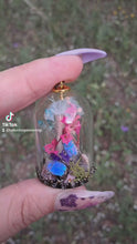 Cargar y reproducir el video en el visor de la galería, Real blue scarab beetles terrarium necklace
